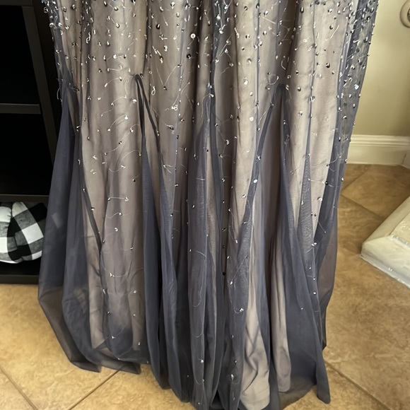 Adrianna Papell sequined sleeveless gown - Picture 8 of 10